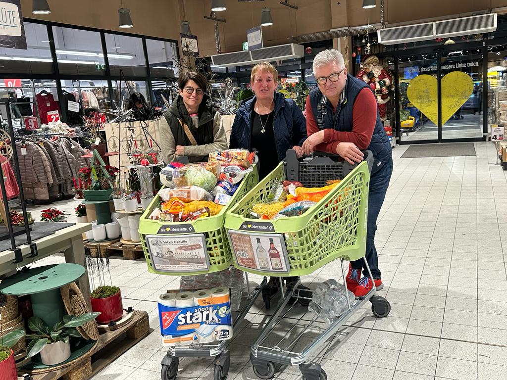 Voller Einkaufswagen statt Weihnachtskarten 2023