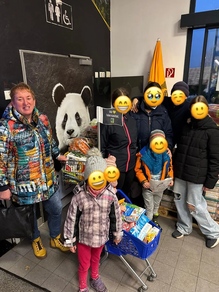 Voller Einkaufswagen statt Weihnachtskarten 2024